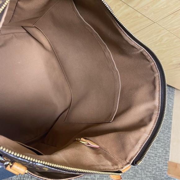 Louis Vuitton Totally MM Bag - Picture 8 of 16